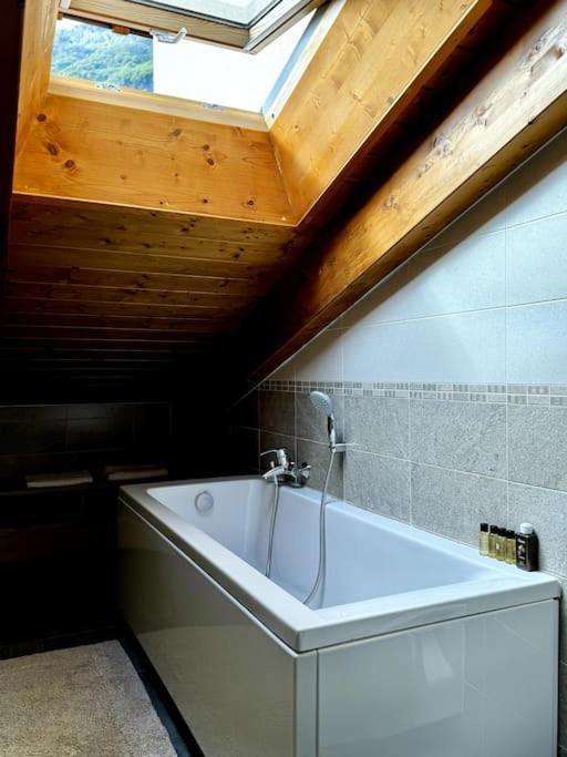 Joy Apartment Mezzegra Екстер'єр фото